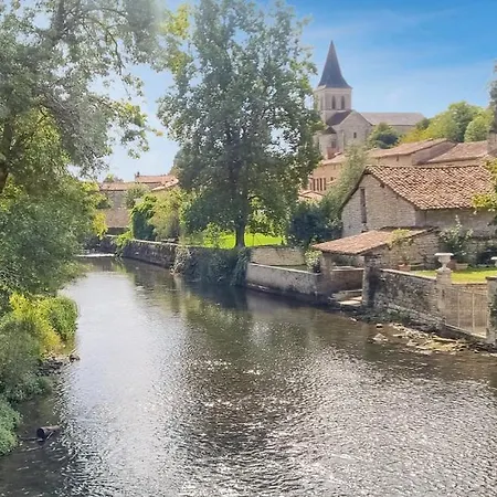 Mit Charakter Und Terrasse In Perfekter Lage * Verteuil-sur-Charente