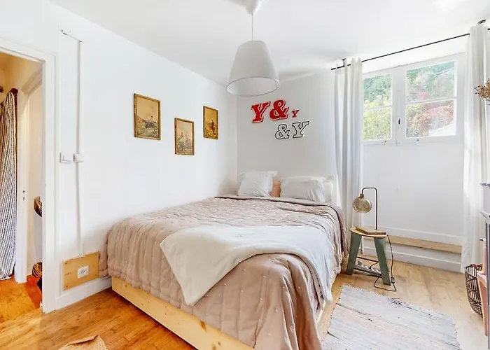 Mit Charakter Und Terrasse In Perfekter Lage