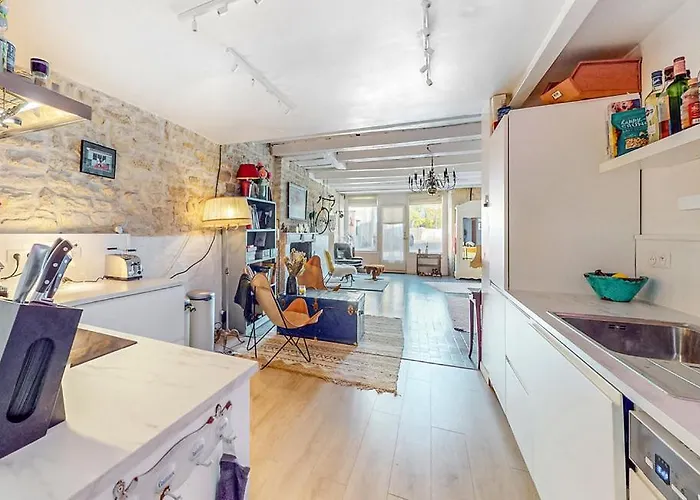 Mit Charakter Und Terrasse In Perfekter Lage Verteuil-sur-Charente