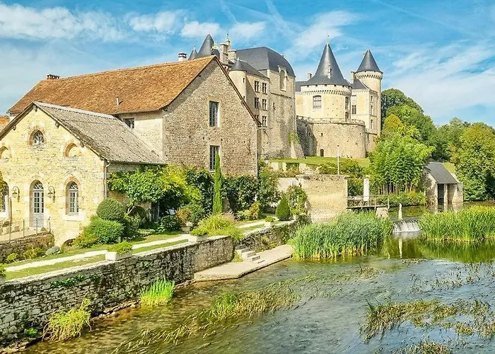 Mit Charakter Und Terrasse In Perfekter Lage Verteuil-sur-Charente