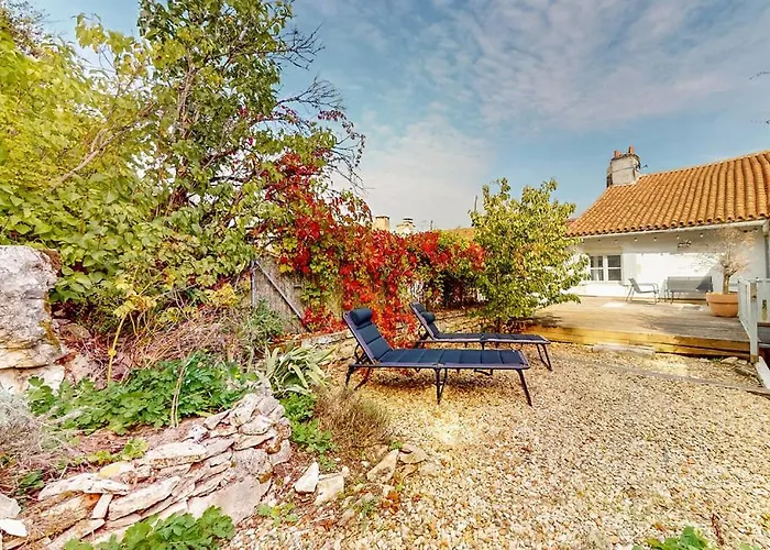 Mit Charakter Und Terrasse In Perfekter Lage * Verteuil-sur-Charente